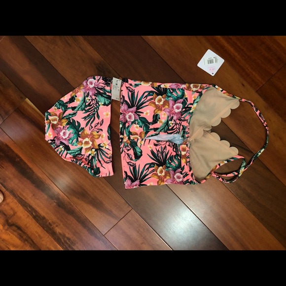 Vanilla/Beach swim suit - Picture 7 of 8